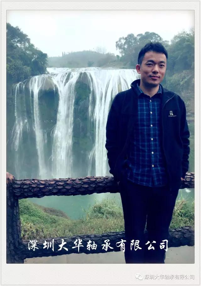 來一張浦經(jīng)理的特寫，有沒有長得很像李彥宏？